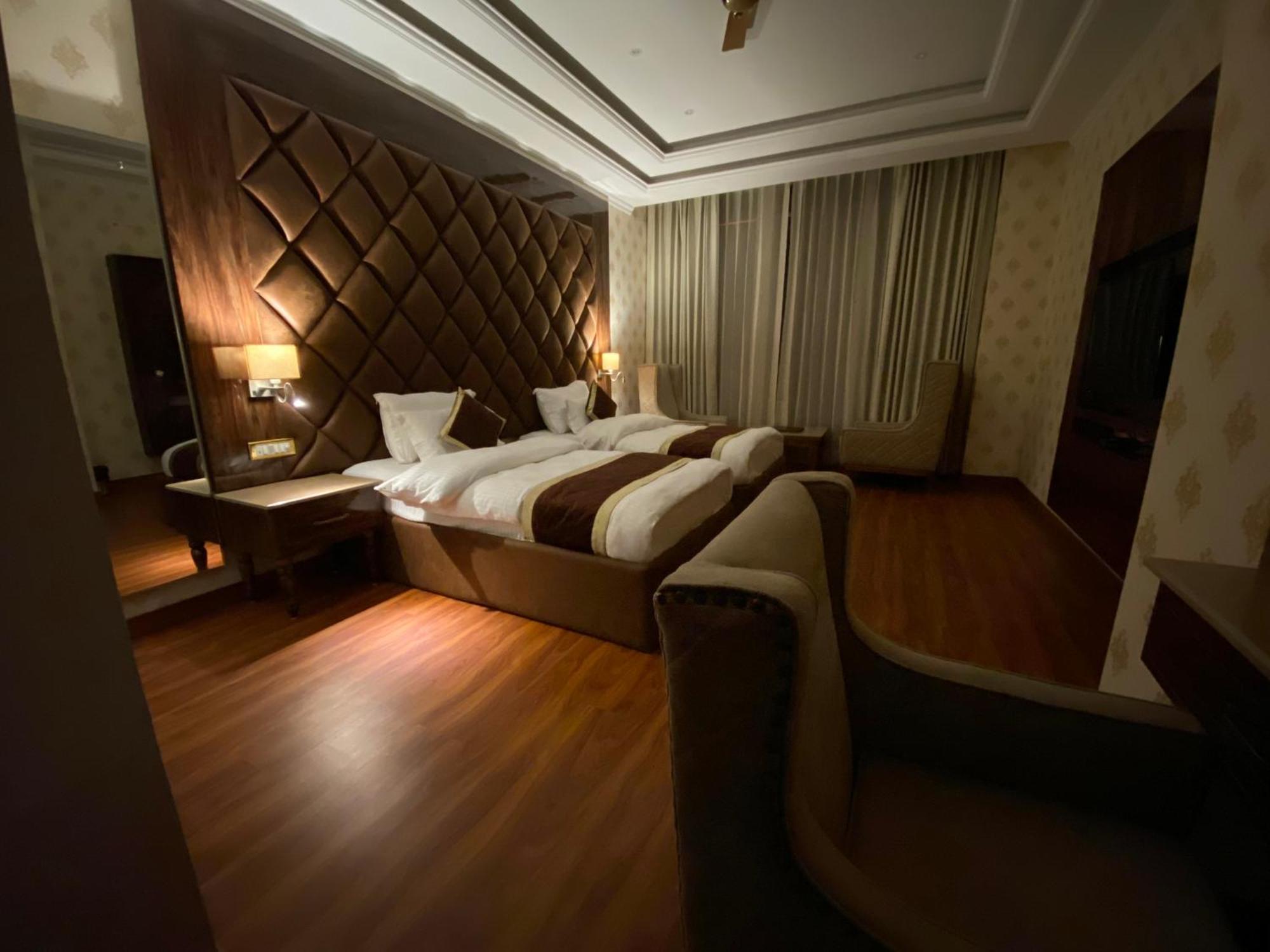 Grand Him Queen Ac Centralized Dharamshala Exterior foto