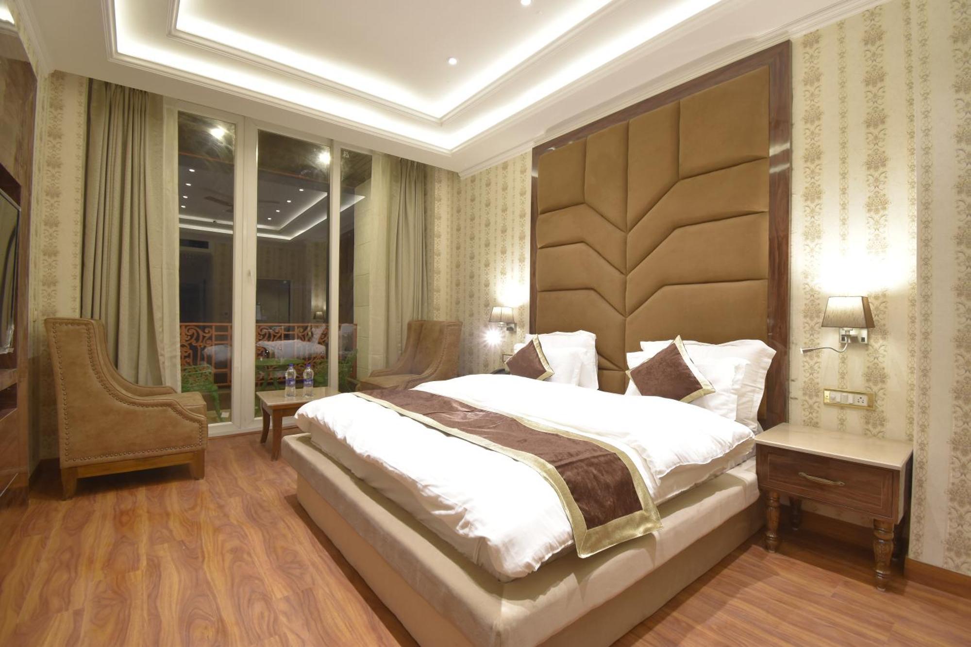 Grand Him Queen Ac Centralized Dharamshala Exterior foto